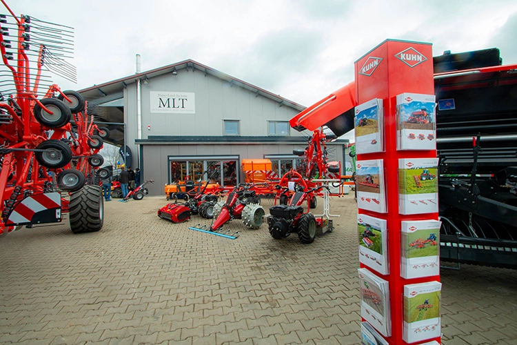 Foto-mit-Infos-zu-Ausstellern-beim-Tag-der-offenen-Tuere-2026-bei-Mayer-Landtechnik